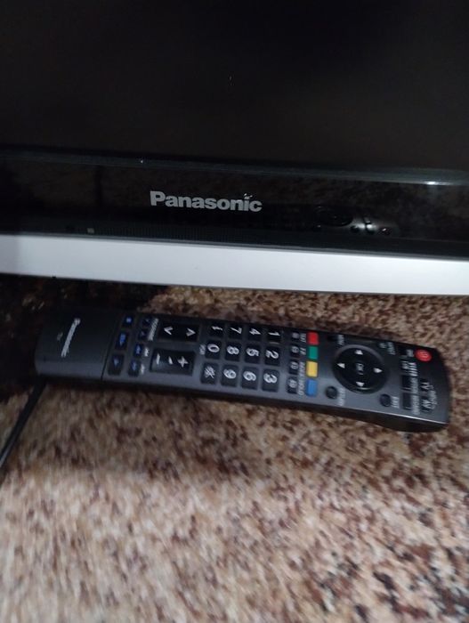 Телевизор Панасоник 32 инча лсд