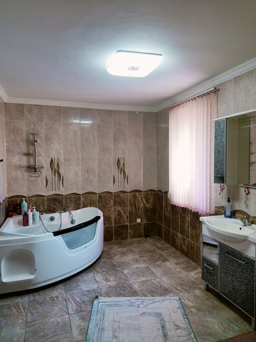 Продам коттедж в центре ( 12 микр)