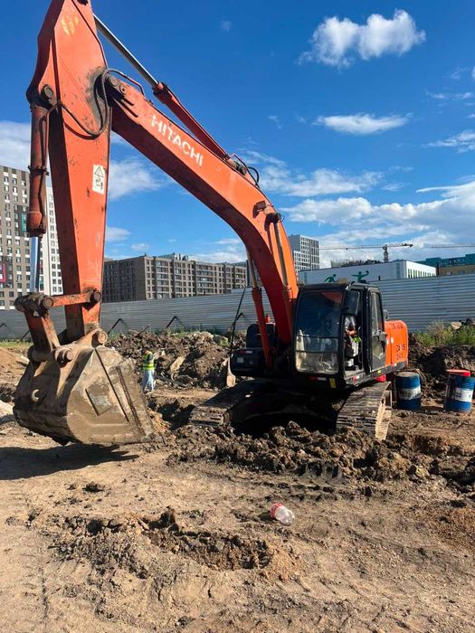 Экскаватор Hitachi 240, в хорошем состоянии