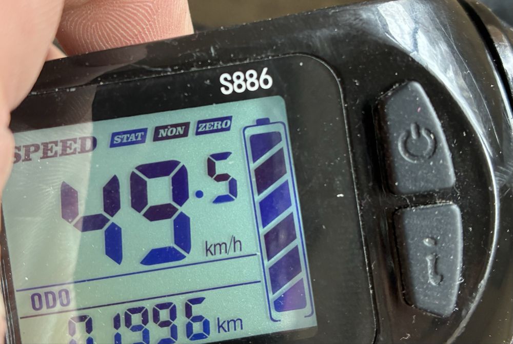 Trotineta electrica putere 500w nominala baterie 10.5Ah autonomie 40km