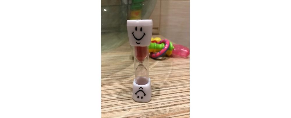 Часовник зъбче - усмихнат мини пясъчен часовник за миене на зъби