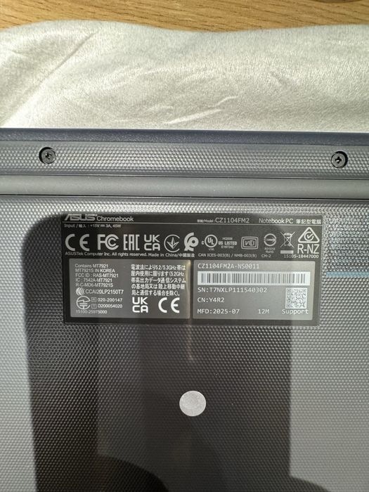 ASUS Chromebook cz1104fm2 чисто нови