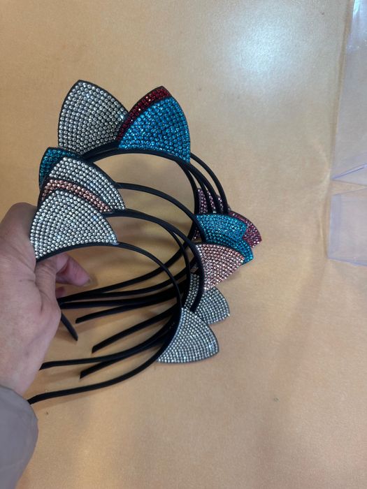 Диадема кристални ушички различни цветове