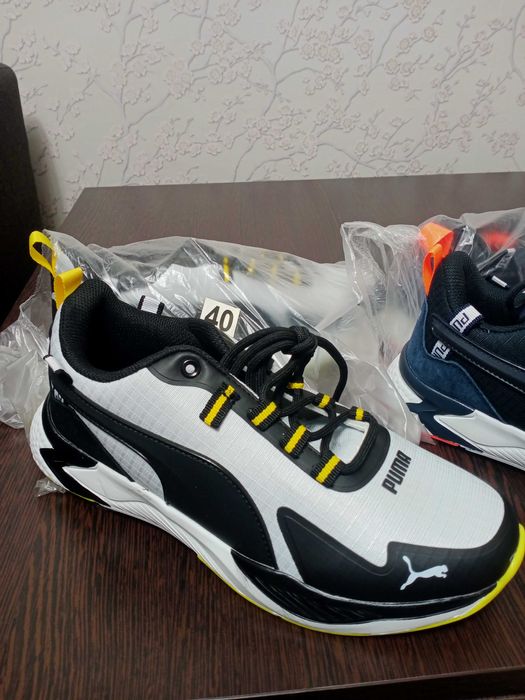 Кроссовки новые!!