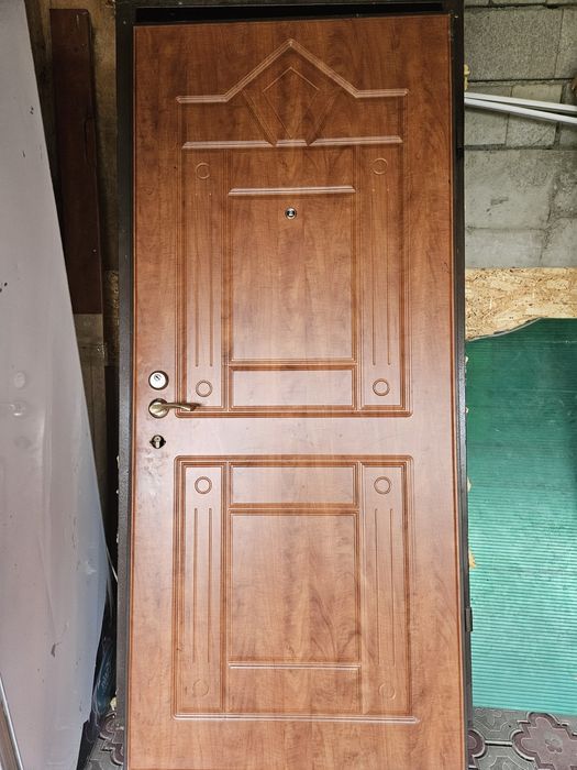 Продам дверь металлическая