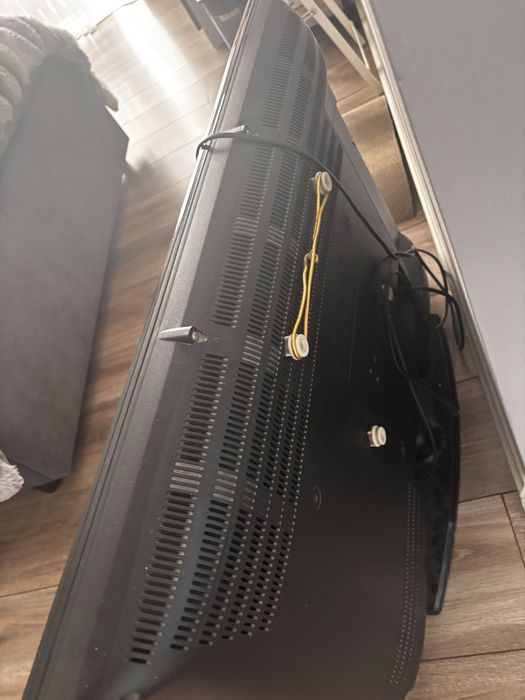 телевизор, торг уместен, самовывоз