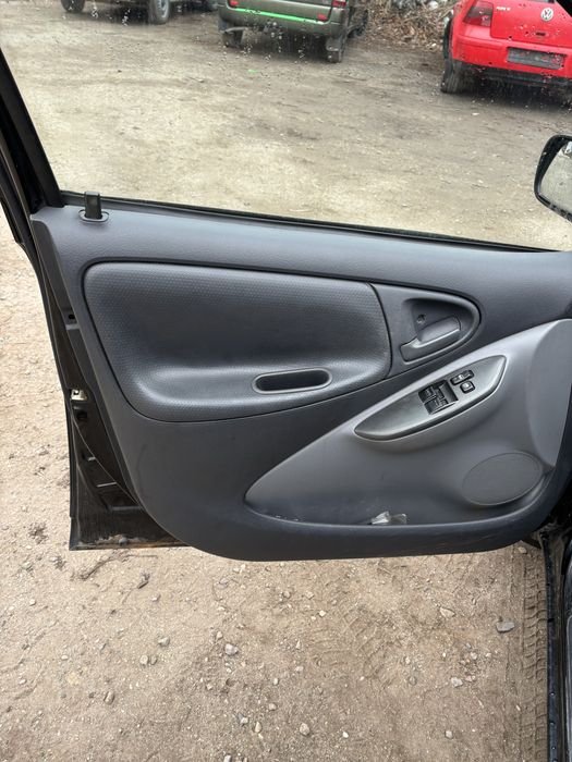 Тойота Ярис 1.4 дизел за части.