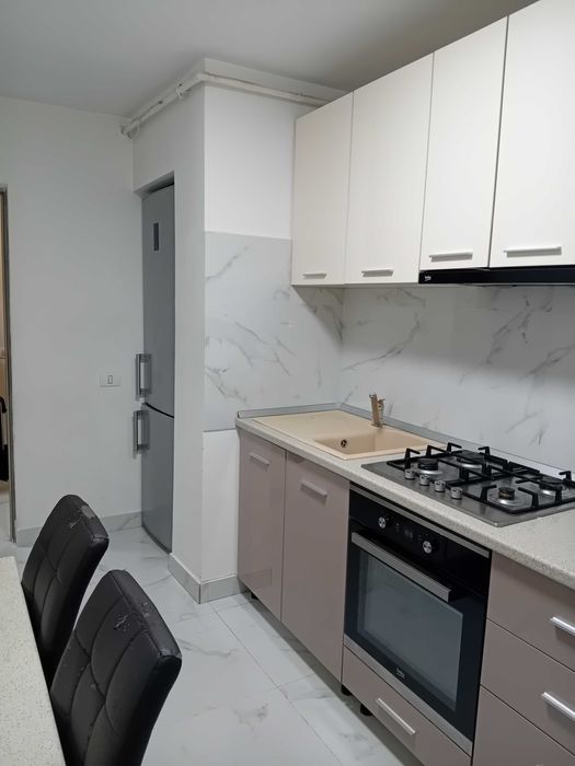 De inchiriat,apartament 2 camere,decomandat
