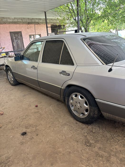 Мерседес Бенз W124