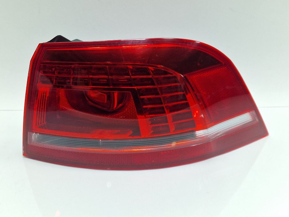 Lampa Spate / Stop Dreapta Volkswagen Passat 365 2010 - 2014 2.0 2.0 T