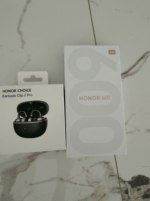 Telefon Honor 600 5G + casti