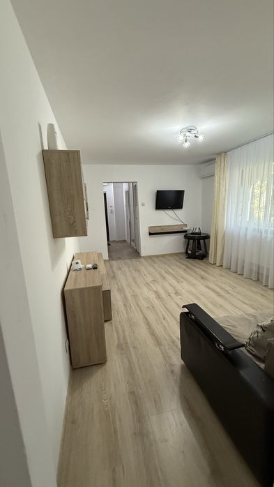 Apartament 3 camere de închiriat – zonă centrală, Piața Centrală