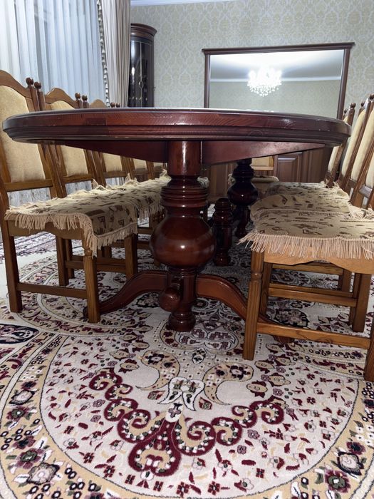 Продам Стол и стулья