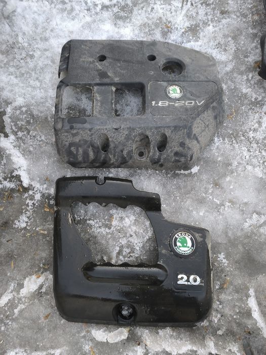 Продам декоративную крышку мотора шкода