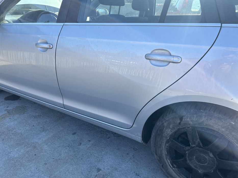 Usa laterala stanga dreapta vw golf 5 break cod culoare LA7W