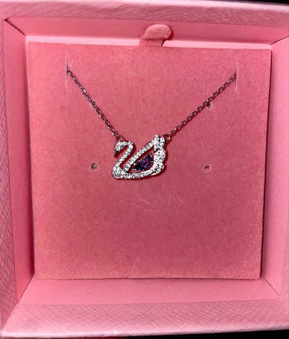 Колие Swarovski Swan с пълен комплект –