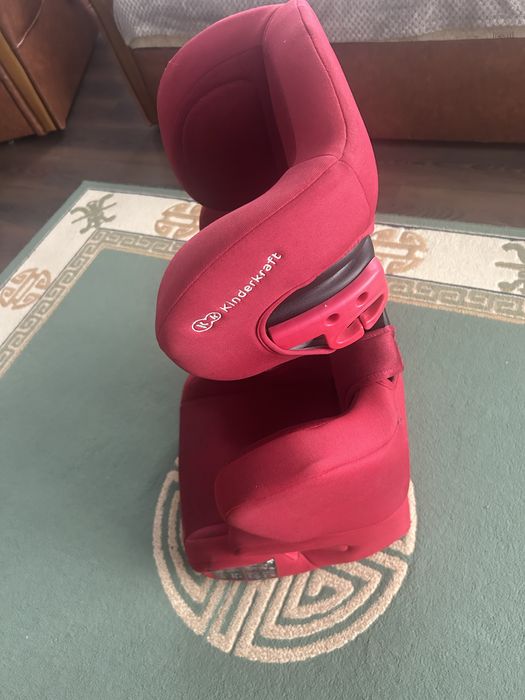 Scaun auto cu ISOFIX