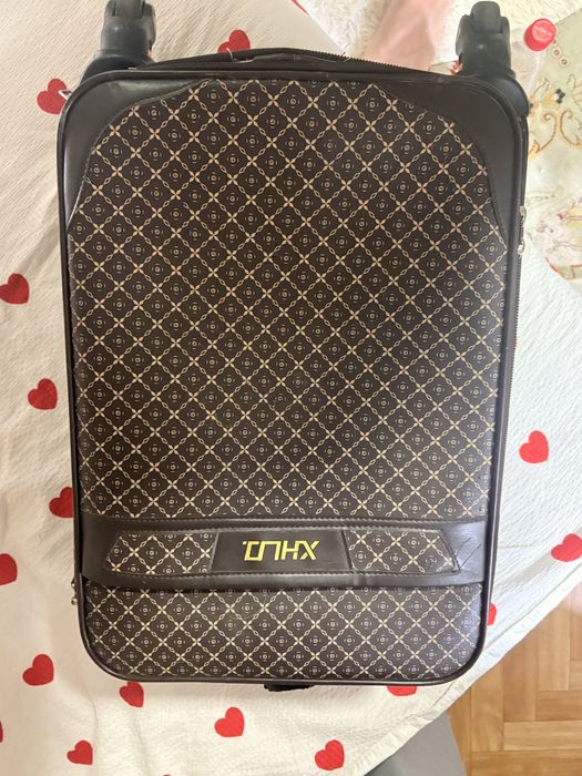 Продам чемодан б/у