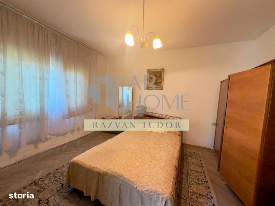 Casa 4 camere , cu beci ,1681m2 teren , Boldesti Scaeni