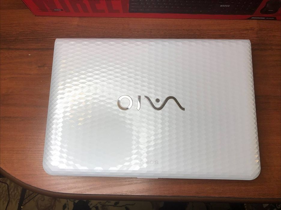 Быстрый ноутбук Sony Vaio intel Core i3 SSD в отличном состоянии