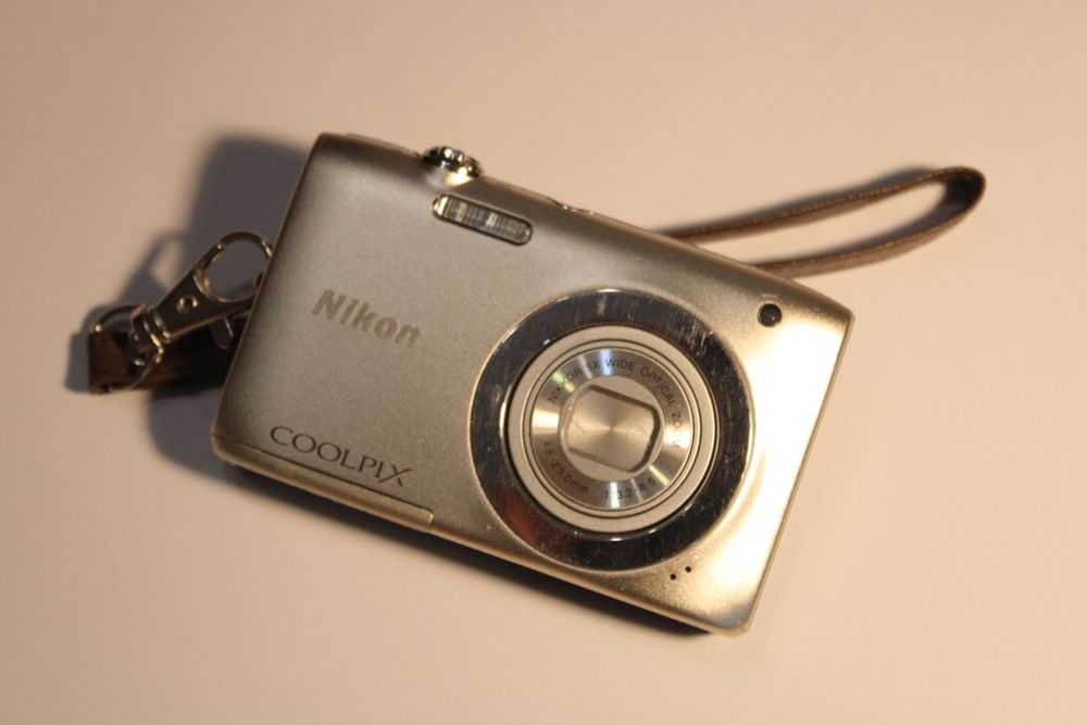Фотоапарат Nikon Coolpix • работещ, компактен