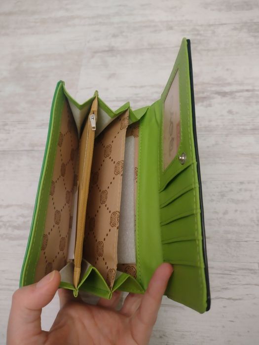 Дамско лачено портмоне 2 броя