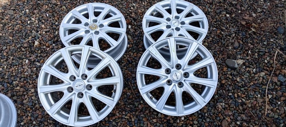 Продам комплект дисков привозные