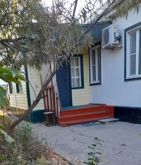 Продам дом г.Актобе в городе 70 кв.м уч-4сотки шлакобетон газ вода