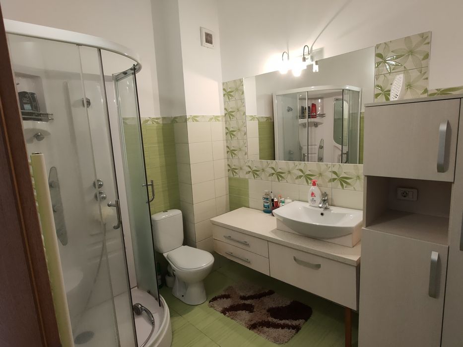 Vând apartament 3 camere