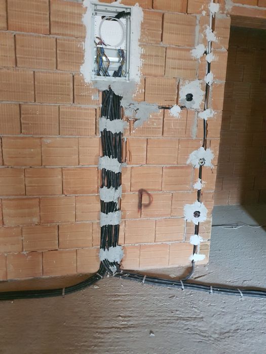 Instalatii electrice apartamente ,case ,spatii comerciale