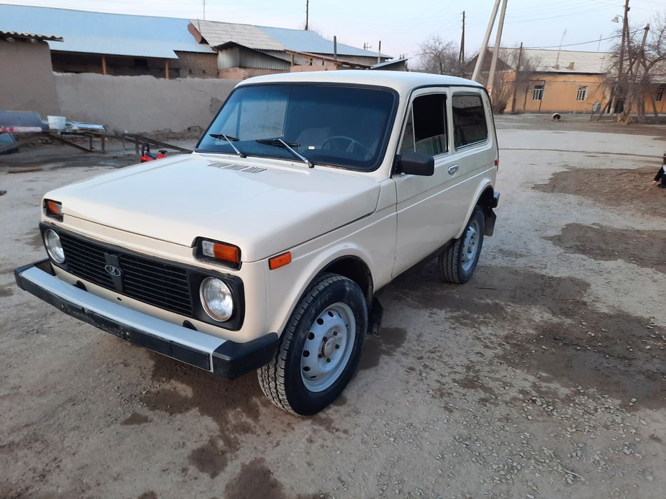 нива мошина  таййор 4 баллон янги раздадка передог ишлаб турибди