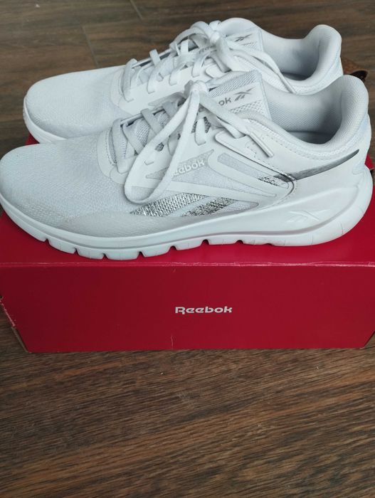 Маратонки Reebok номер 40.5 ,дължина на стелката 26.5
