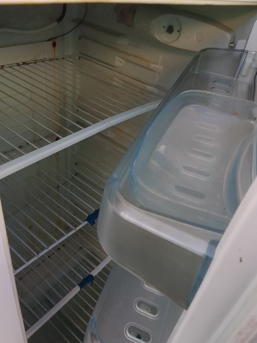 Продам холодильник х