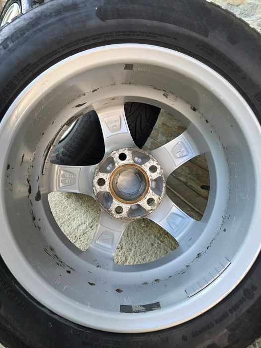 Продавам ОРИГИНАЛНИ Джанти+гуми 15 ' цола 5x112 57,1 Audi a4,a6,a8 Pasat 4,5. 6 1/2J ET38 DEZENT