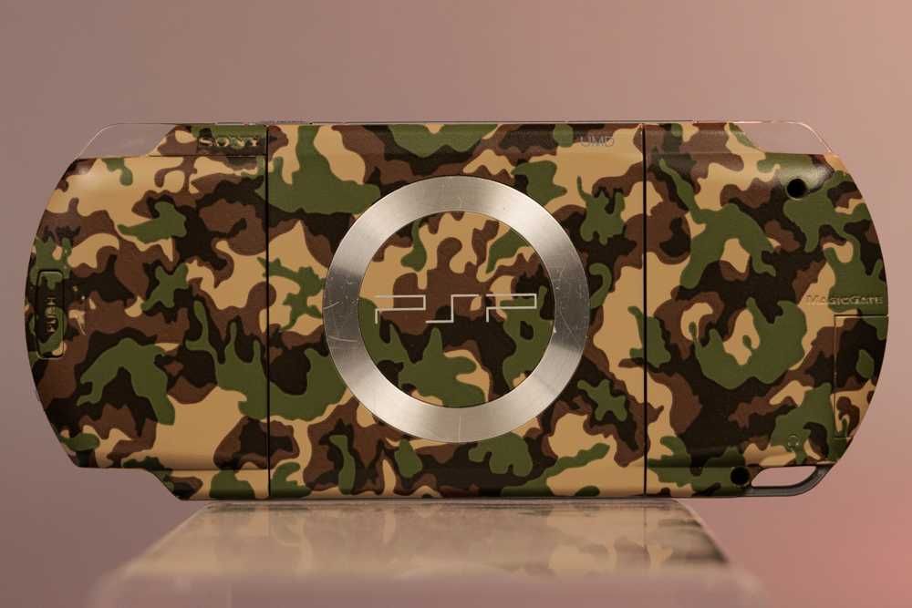 PSP 1000 Metal Gear Solid Edition (с IPS экраном + прошивка, игры)