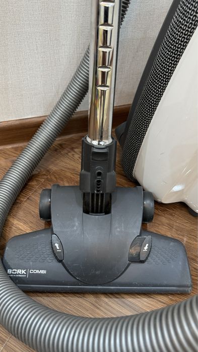 Продам Пылесос BORK