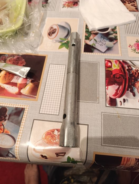 Свечной ключ для автомошины