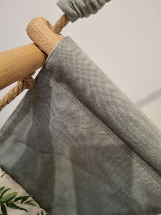 Leagan suspendat pentru bebeluși - bumbac, lemn, sfoara