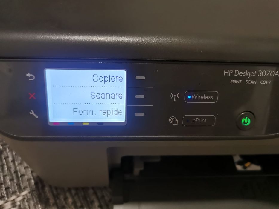 Vând imprimanta HP Deskjet 3070A