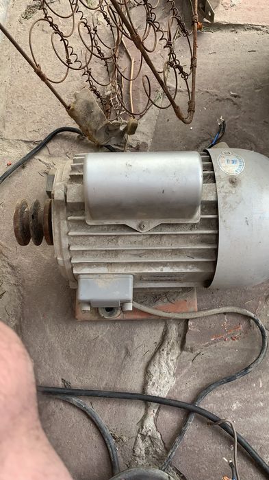 Продам электродвигатель