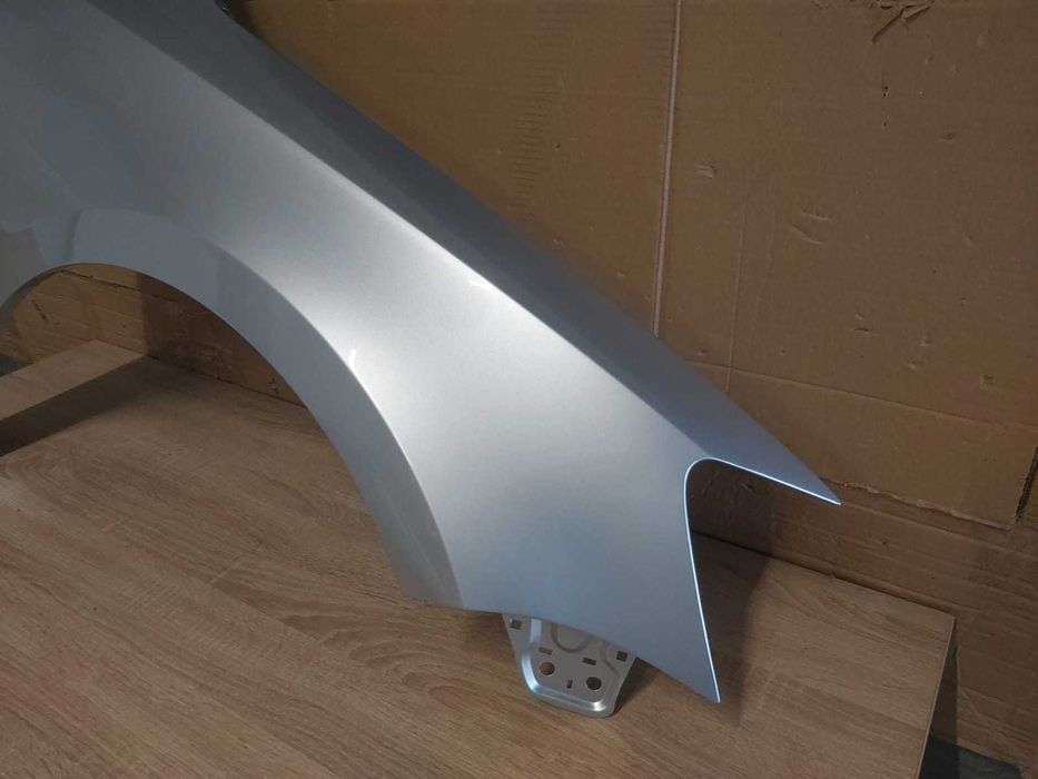 Aripa Fata Dreapta VW Jetta 4/IV 2011-2015 (LA7W (Gri Deschis))