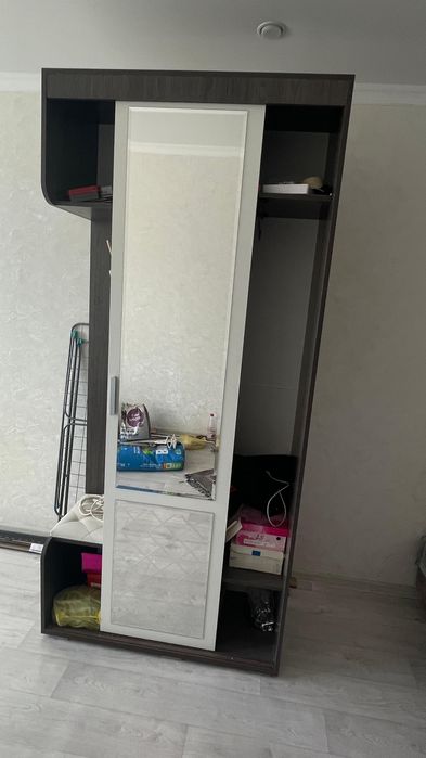Продам шкаф для прихожей
