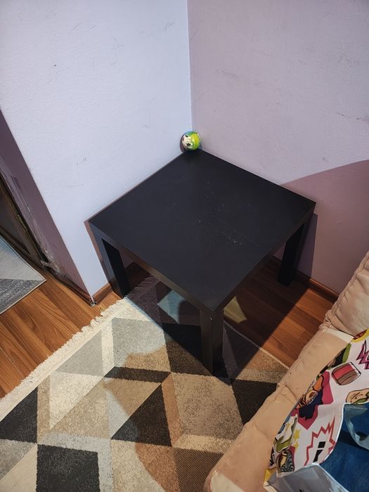 Masa cu două canapele extensibile