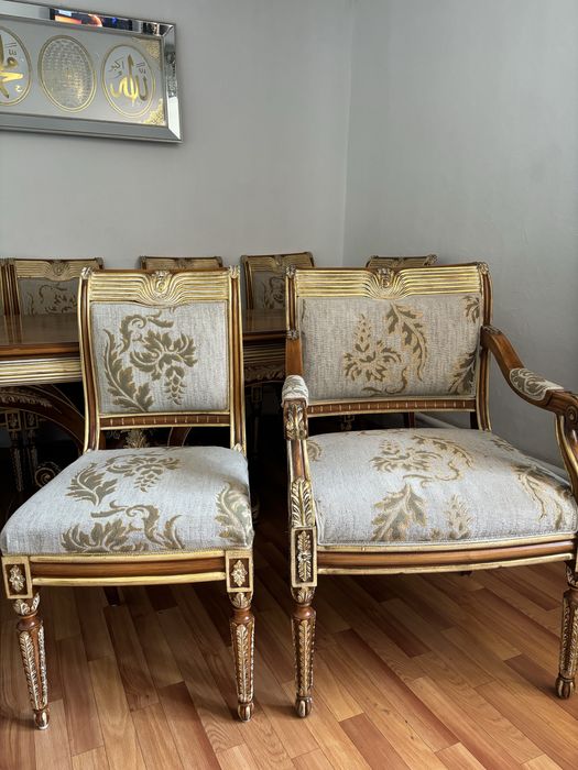 Продам срочно стол и стулья