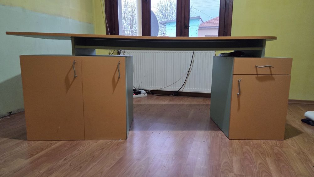 Ученическо дървено бюро