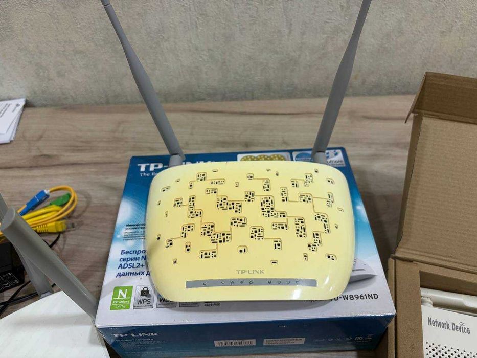 3 Wi-Fi роутера (TP-Link, Huawei)