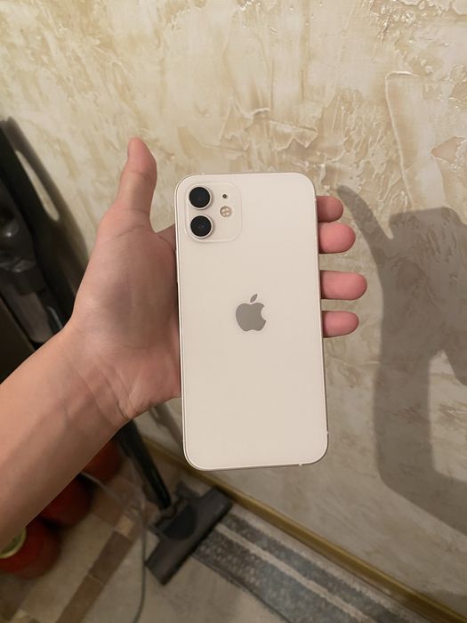 iPhone 12 64гб,