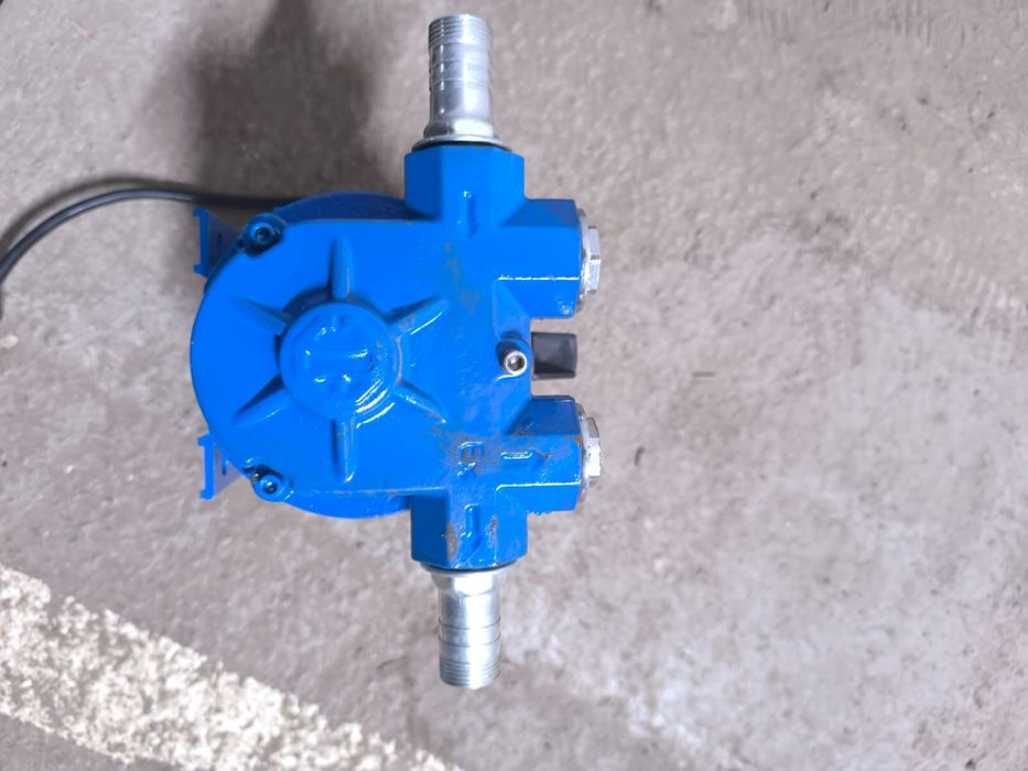 Насос для бензина.