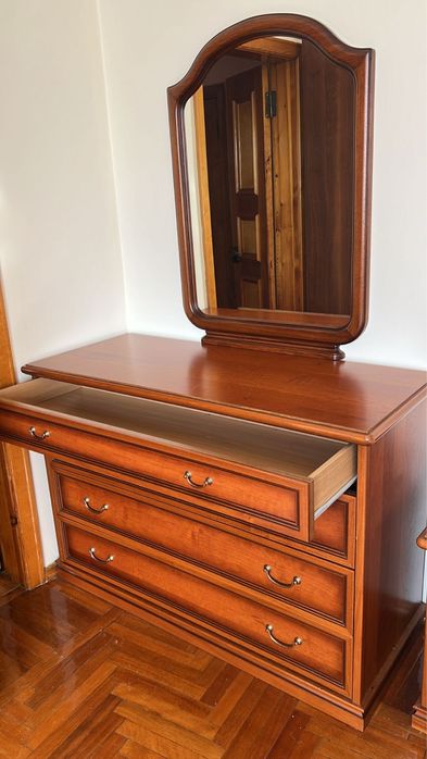 Спальный гарнитур