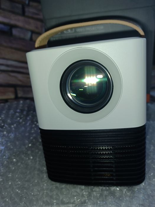 Видео проектор Apeman  LC450